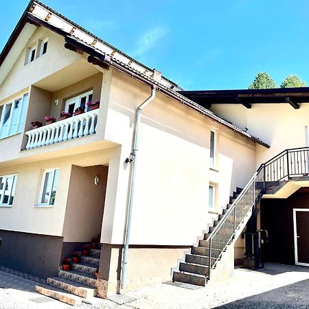 Апарт готель Casa Daya Statjunea Borsa Екстер'єр фото